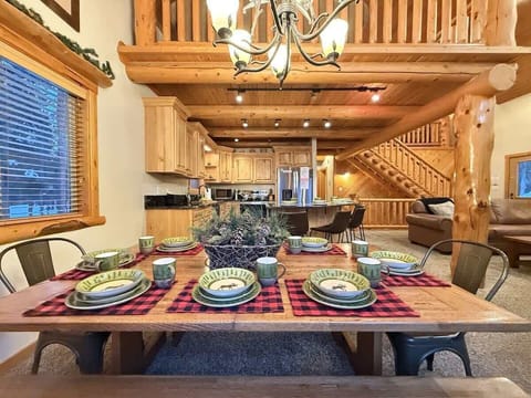 Huckleberry Lodge is perfect for large family gatherings with seating for everyone.
