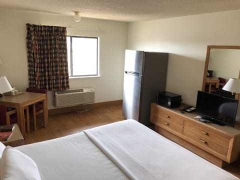 In-room safe, desk, iron/ironing board, free WiFi