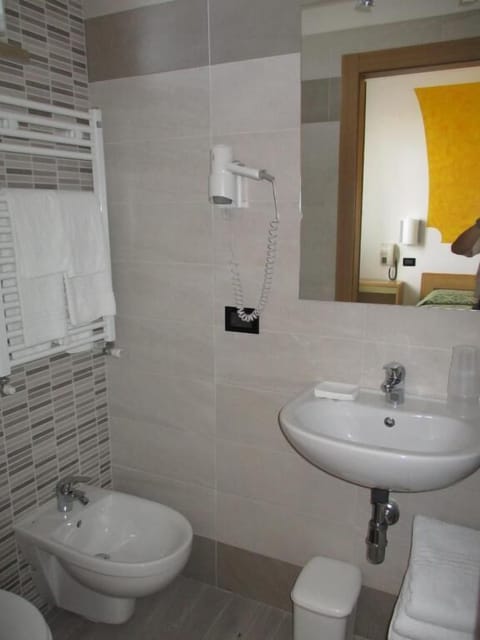 Basic Double or Twin Room, Lake View | In-room safe, desk, free WiFi, bed sheets