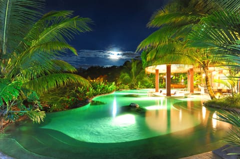 Poolside bar