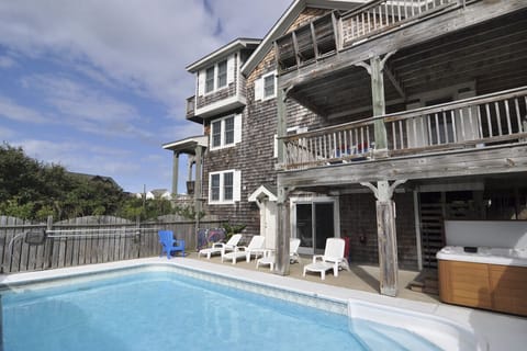 JR65: Curlew's Call | Pool Area