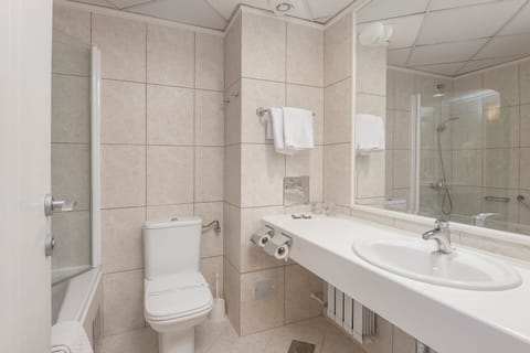 Bathtub, deep soaking tub, free toiletries, hair dryer