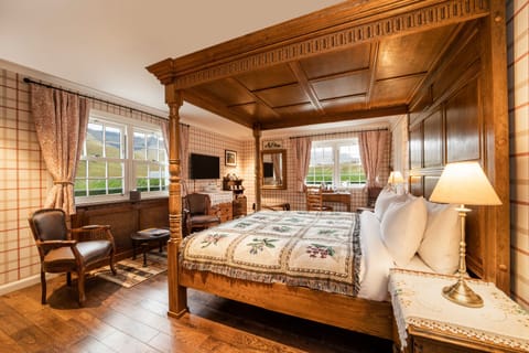 Highland Suite | Premium bedding, in-room safe, individually decorated