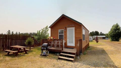 Welcome to the Yellowstone Lux Little Bear Cabin.