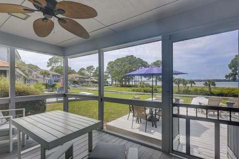 23 Lands End Road - Porch