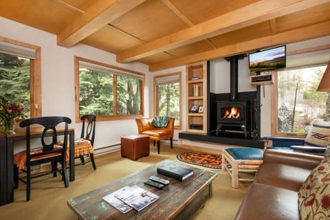 Open Living Area--450 total sq. ft.