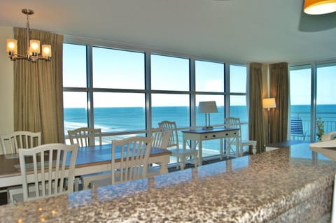 Condo, 3 Bedrooms | Dining