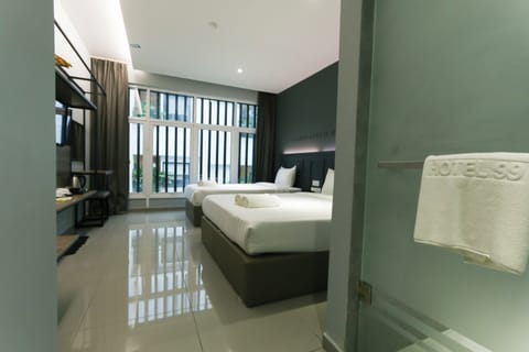 Family Room (Deluxe) | 4 bedrooms, desk, iron/ironing board, free WiFi
