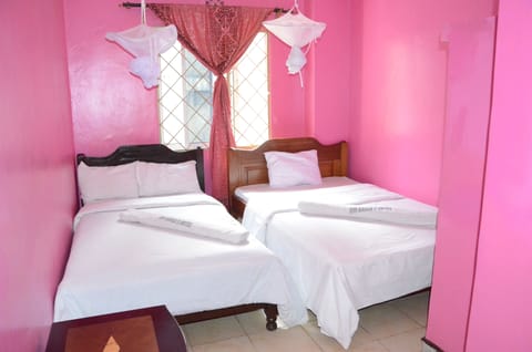 Family Room | Free WiFi, bed sheets