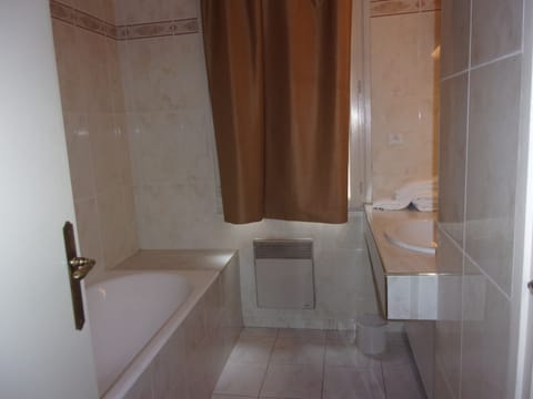 Free toiletries, hair dryer, bidet, towels