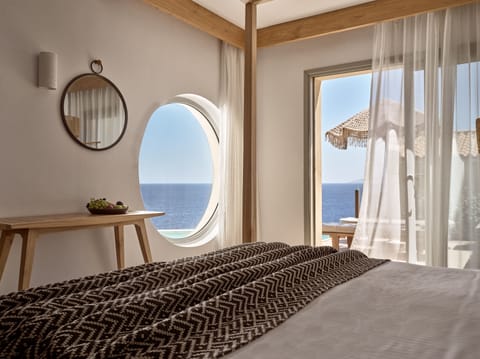 Summer Suite Private Pool | 1 bedroom, in-room safe, desk, blackout drapes