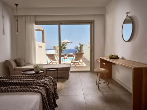 1 bedroom, in-room safe, desk, blackout drapes