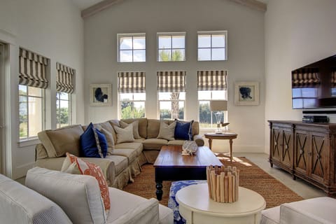 1st Floor, Living Room
