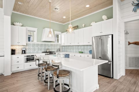 Large Kitchen, 1st Floor