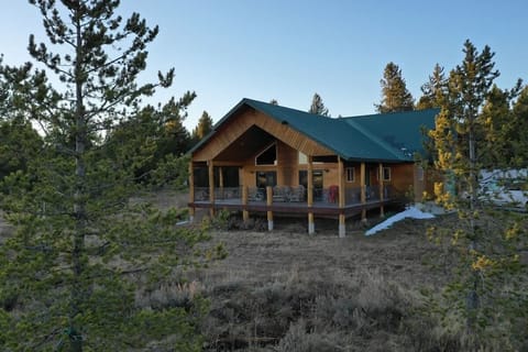 Bear Hollow is the perfect family cabin to rent to get away to Yellowstone.