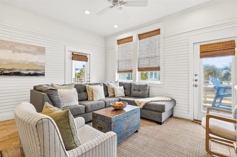 1st Floor, Living Room
