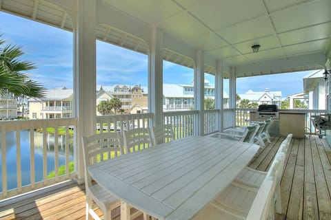 Lakeside Balcony, with Dining and Outdoor Grill