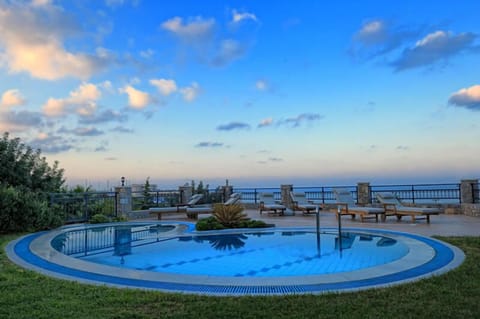 pool and sunterace with seaview