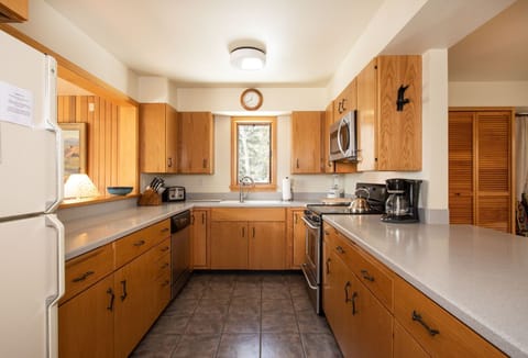 Fully Stocked Kitchen