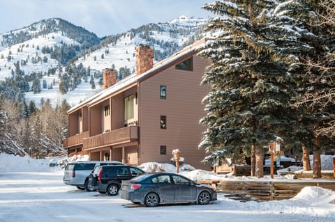 Winter Parking Exterior--1 parking space permitted.