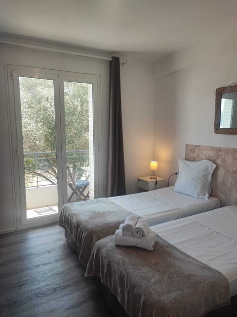 Twin Room | Free WiFi, bed sheets