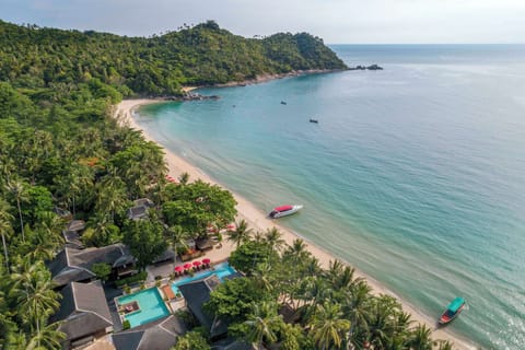 On the beach, beach towels, windsurfing, beach bar