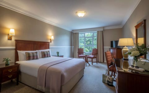 Superior Double Room | Premium bedding, in-room safe, desk, laptop workspace