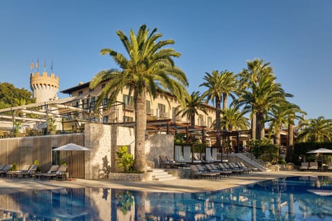 Indoor pool, outdoor pool, pool umbrellas, sun loungers