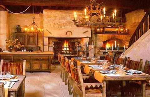 Lunch and dinner served, local cuisine