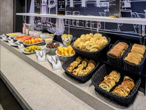 Daily buffet breakfast for a fee