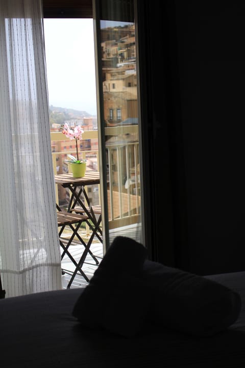 Comfort Double Room, Balcony, Valley View (Private External Bathroom) | Premium bedding, desk, laptop workspace, iron/ironing board