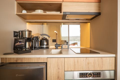 Oniros Suite | Private kitchen | Mini-fridge, microwave, espresso maker, electric kettle