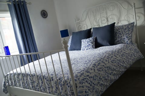 Family Suite (1 Double Room + 1 Twin Room) | 1 bedroom, free WiFi, bed sheets