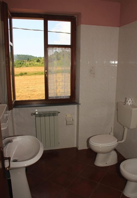 Apartment, 2 Bedrooms (Fienile) | Bathroom | Bidet, towels