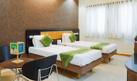 Standard Room | Desk, iron/ironing board, rollaway beds, free WiFi