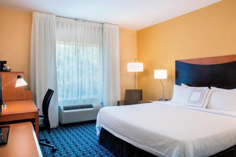 Premium bedding, Tempur-Pedic beds, desk, blackout drapes