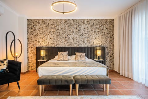 Deluxe Double Room | Egyptian cotton sheets, premium bedding, down comforters