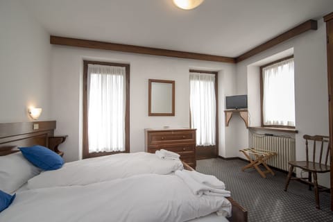 In-room safe, desk, free WiFi, bed sheets