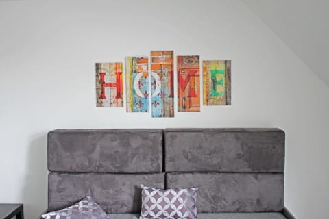 Apartment | Living area | Flat-screen TV