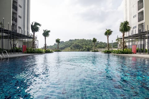 2 outdoor pools, sun loungers