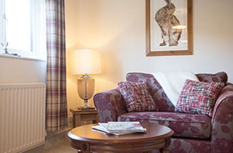 Double Room, 1 King Bed | Individually decorated, individually furnished, rollaway beds, free WiFi