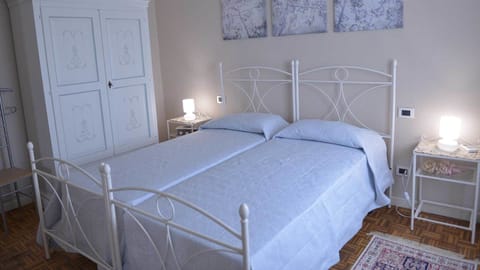 Double or Twin Room | Desk, soundproofing, cribs/infant beds, free WiFi