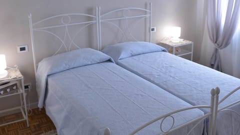 Double or Twin Room | Desk, soundproofing, cribs/infant beds, free WiFi