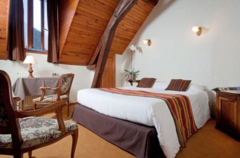 Comfort Double Room | In-room safe, individually decorated, individually furnished, desk