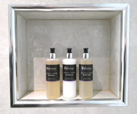 Double Room, Garden View, Annex Building | Bathroom | Shower, free toiletries, hair dryer, towels