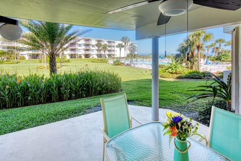 Patio - Patio features a table with seating for four and an electric grill for outdoor barbequing. Perfect spot to relax and unwind!