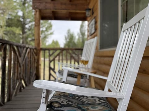 Front porch sittin