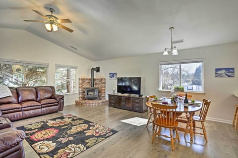 Mount Shasta Vacation Rental | 3BR | 2.5BA | 1600 Sq Ft |  Stairs Only Access