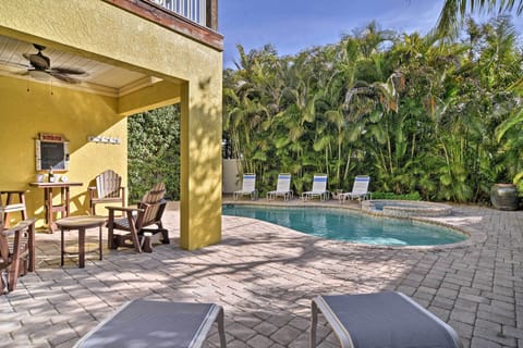 Holmes Beach Vacation Rental | 3BR | 2.5BA | 1,819 Sq Ft | Stairs Required