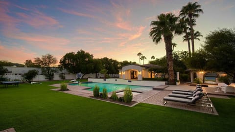 Spacious resort backyard w/ endless activities for everyone & private casita